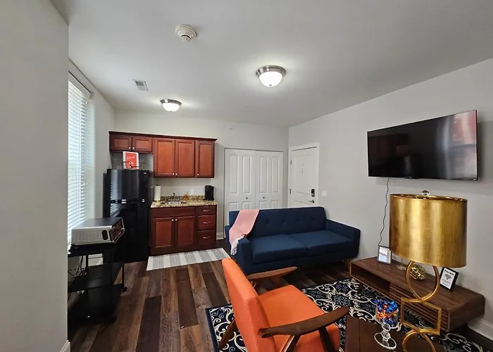 Luxurious 1 Bed 1 Bath At The Historic Inman