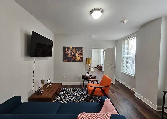 Luxurious 1 Bed 1 Bath At The Historic Inman * Champaign