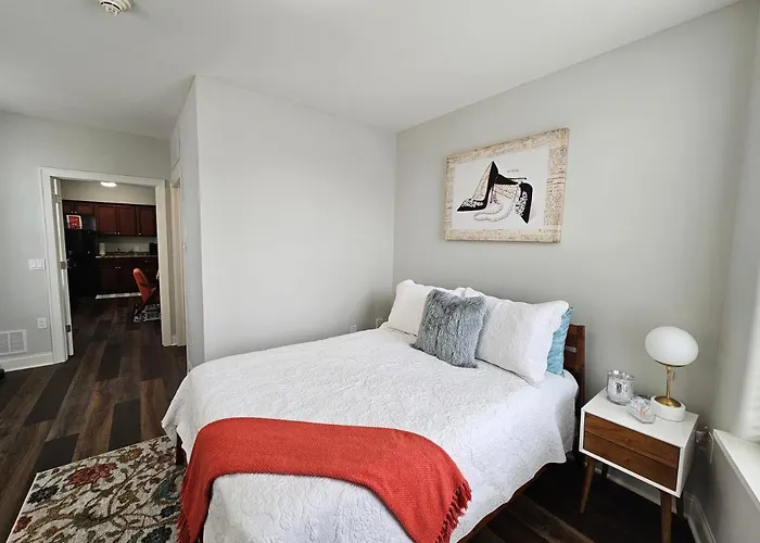 Apartamento Luxurious 1 Bed 1 Bath At The Historic Inman Champaign